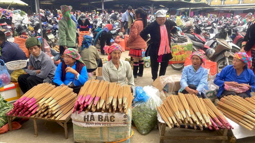 Chợ phiên San Thàng